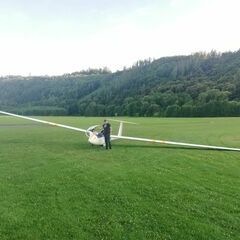 Flugwegposition um 17:18:00: Aufgenommen in der Nähe von Gemeinde Pupping, Österreich in 250 Meter